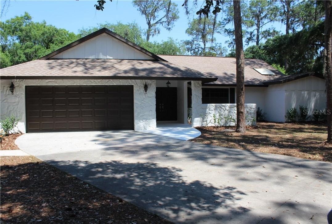 10004 Oak Run Dr., Bradenton, FL 34211