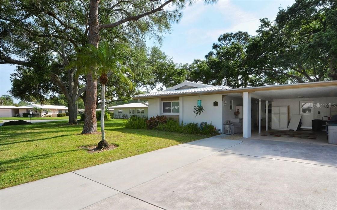 3678 Collins St. #1215, Sarasota, FL 34232