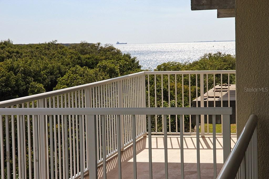 3254 Mangrove Point Dr., Ruskin, FL 33570