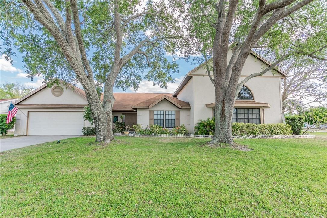 6931 32nd Ave., Bradenton, FL 34209