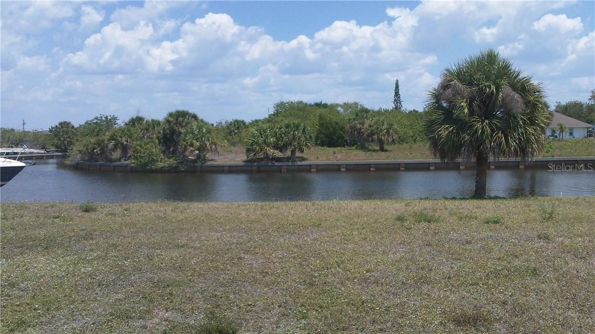 4288 Beach View Ct., Port Charlotte, FL 33948