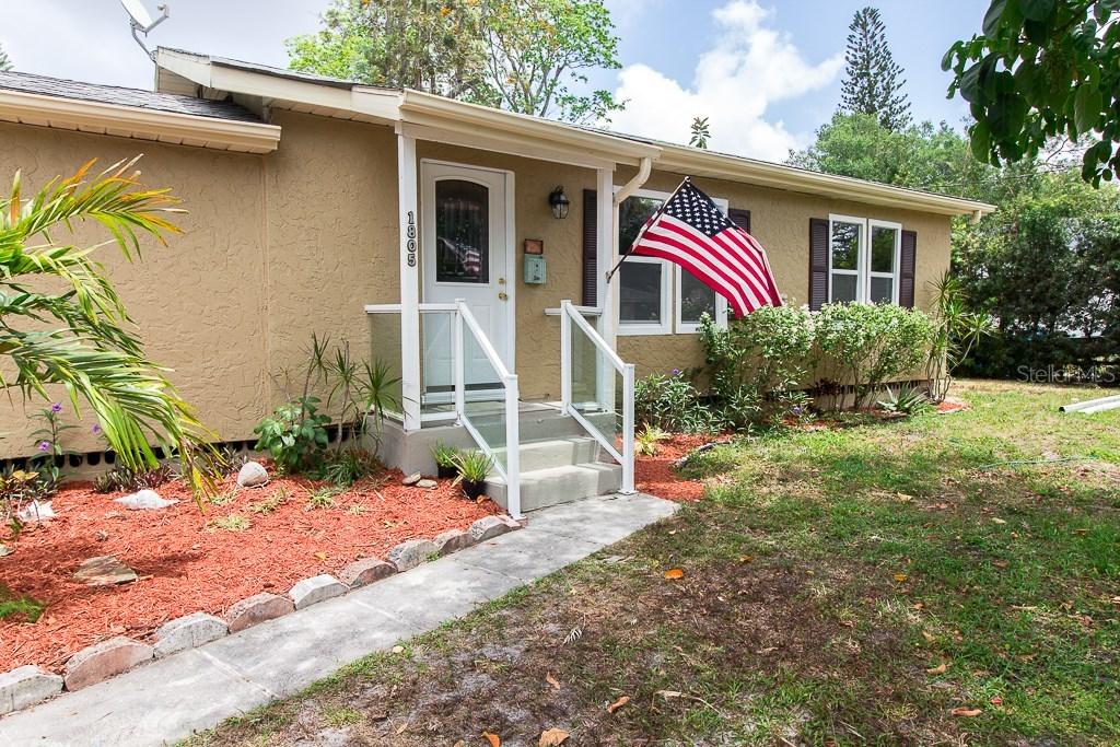 1805 22nd St., Bradenton, FL 34205