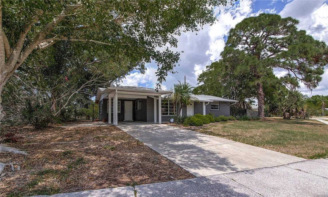 6338 Colonial  Drive, Sarasota, FL 34236