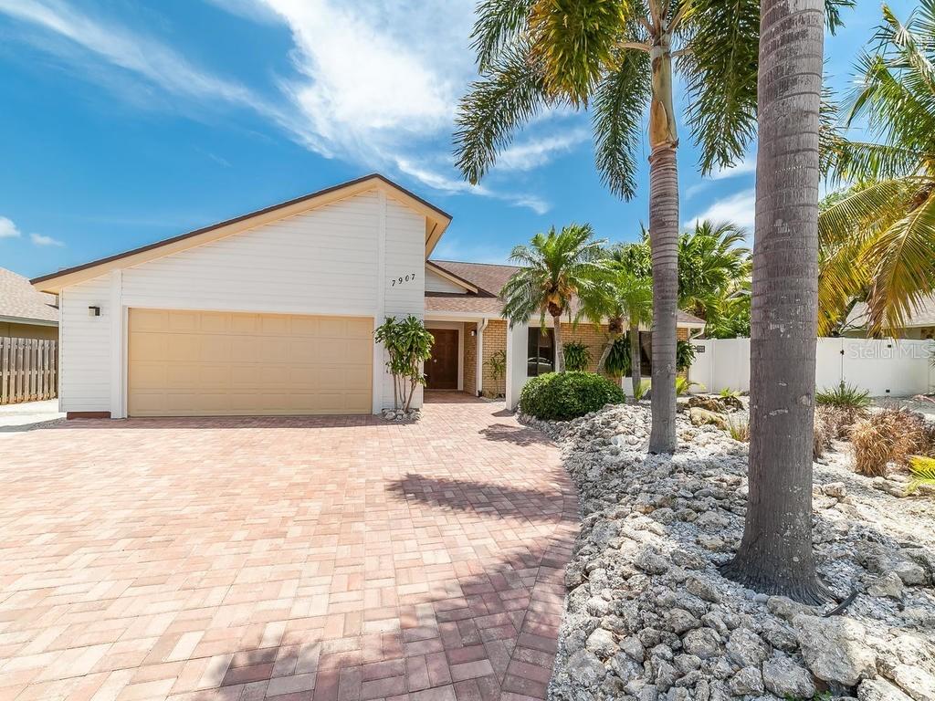 7907 11th Ave., Bradenton, FL 34209
