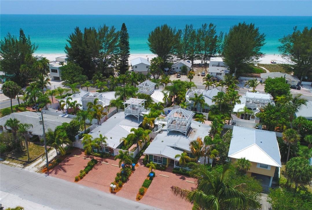 3204 6th Ave. #8, Holmes Beach, FL 34217