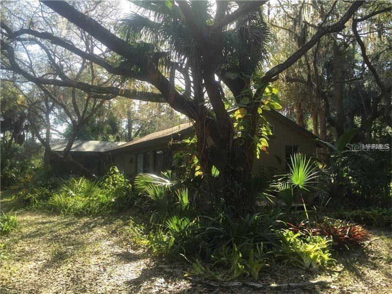 8918 Woodland Blvd., North Port, FL 34291