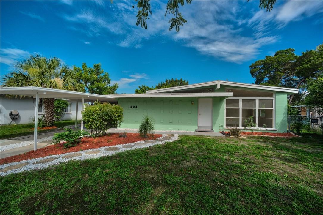 1304 Dartmouth Dr., Bradenton, FL 34207