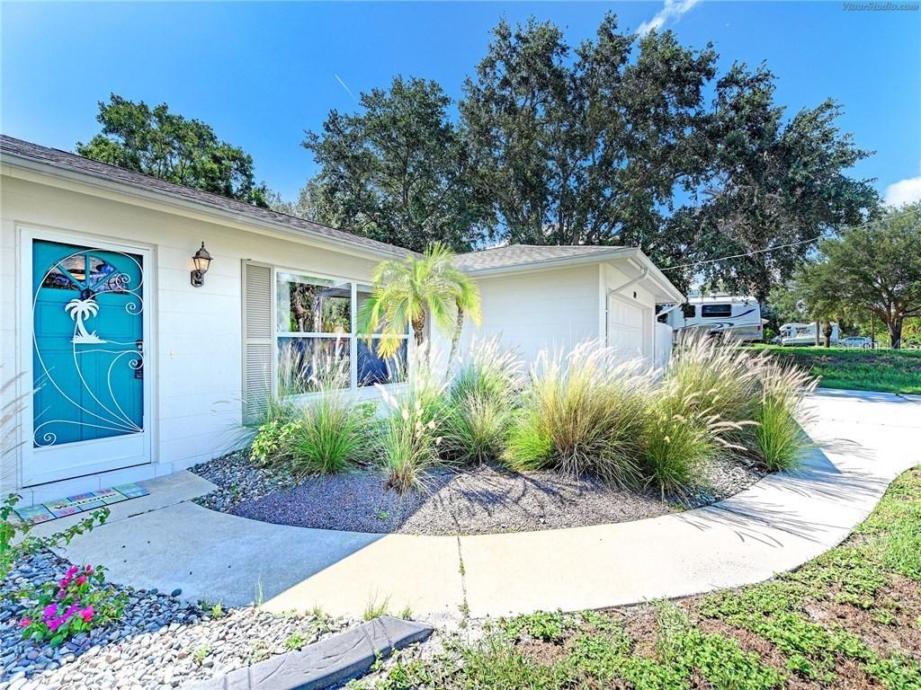 809 Garland Ave., Nokomis, FL 34275