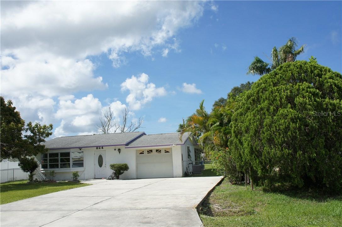 824 Pineland Ave., Venice, FL 34285
