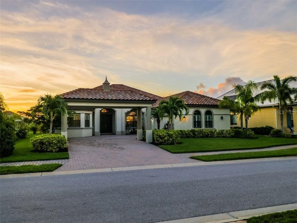 564 Fore Dr., Bradenton, FL 34208