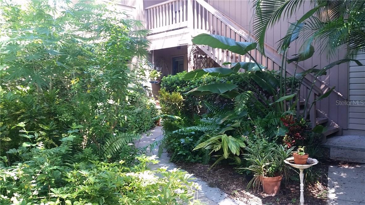 1677 Brookhouse Cir. #124, Sarasota, FL 34231