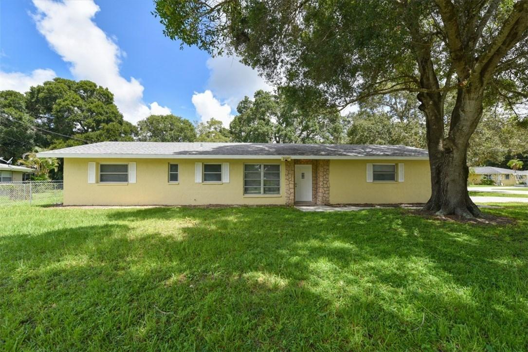 2137 Cambridge Dr., Sarasota, FL 34232