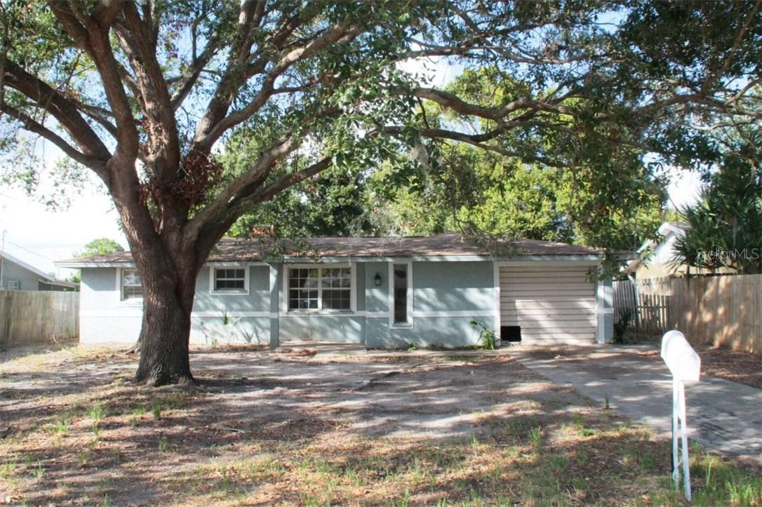 2925 Yorktown St., Sarasota, FL 34231
