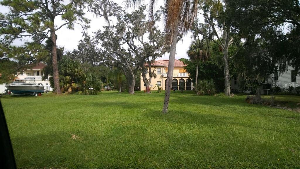 512 Riverside Dr., Palmetto, FL 34221