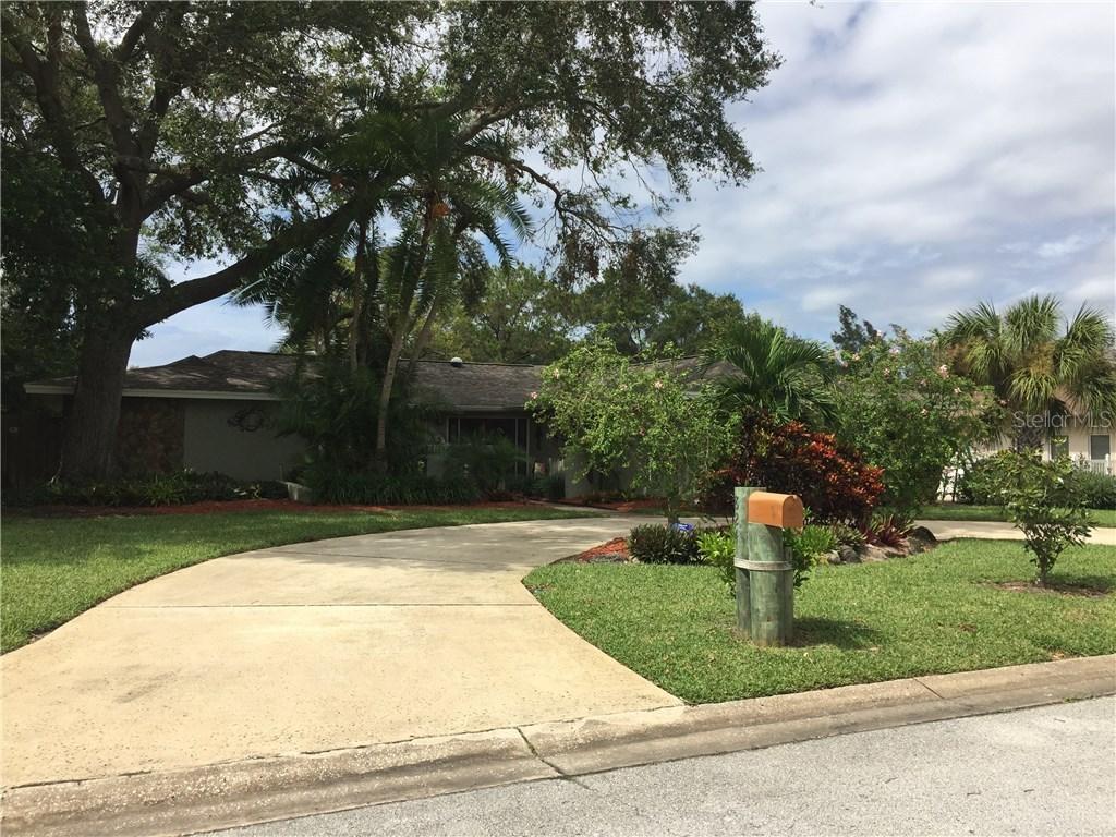 824 Seacrest Dr., Largo, FL 33771