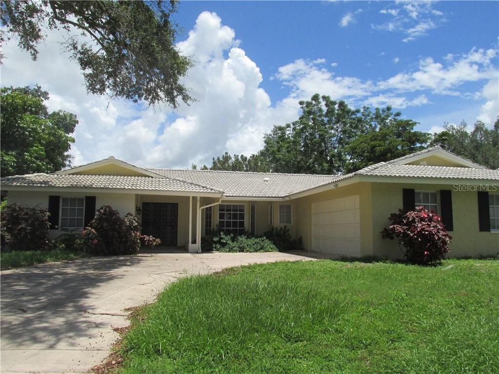 1755 Riviera Cir., Sarasota, FL 34232