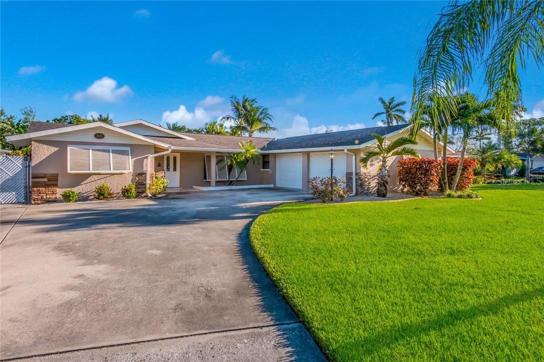 7008 7th Avenue Blvd., Bradenton, FL 34209