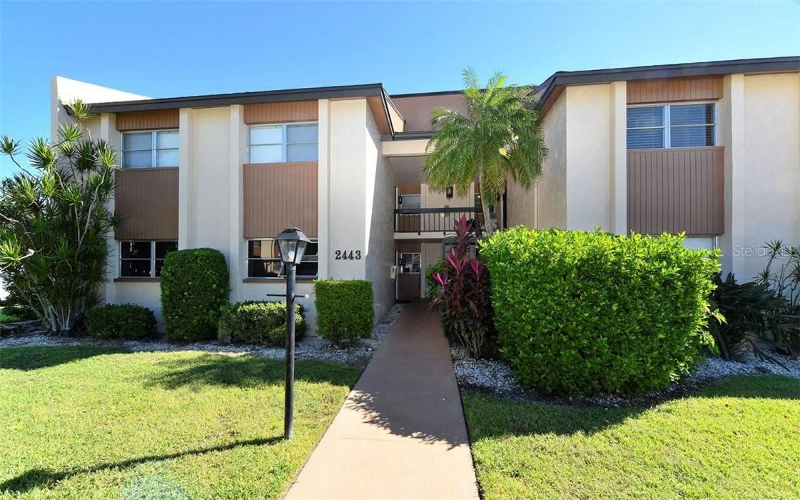 2443 Clubhouse Cir. #202, Sarasota, FL 34232