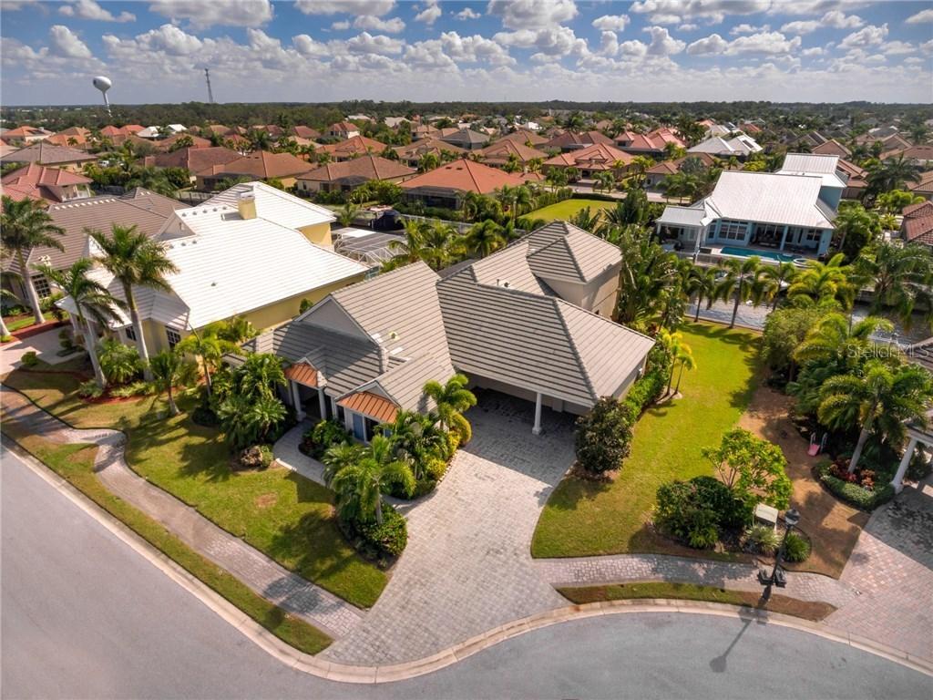 537 Fore Dr., Bradenton, FL 34208