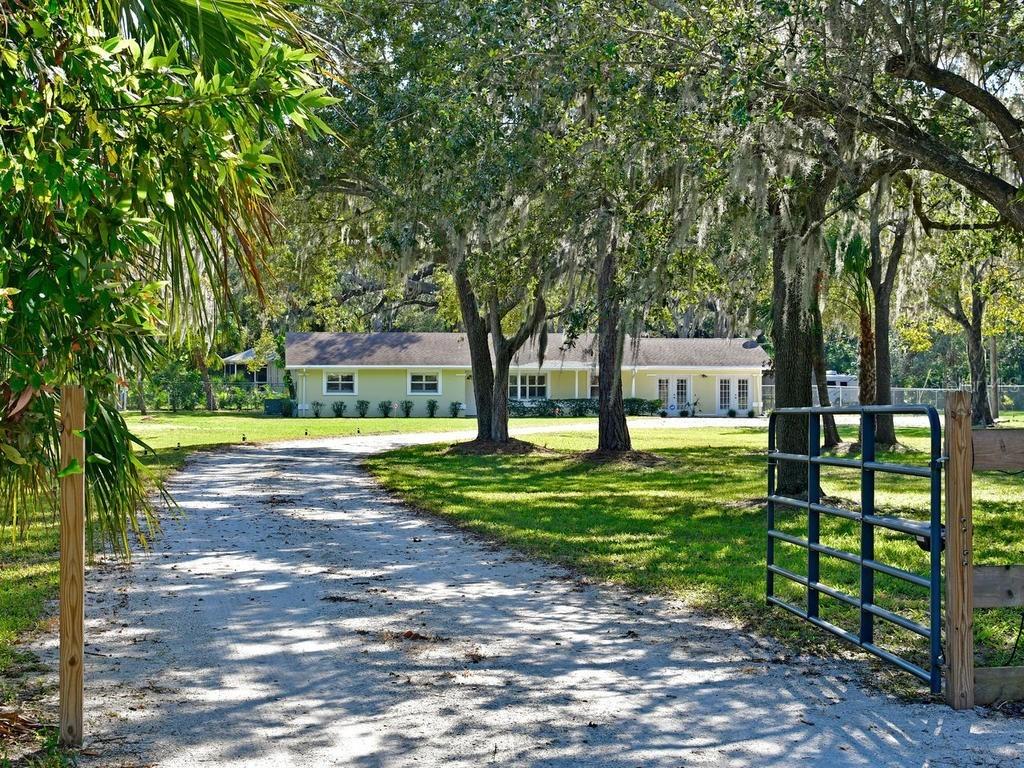 2905 69th St., Palmetto, FL 34221