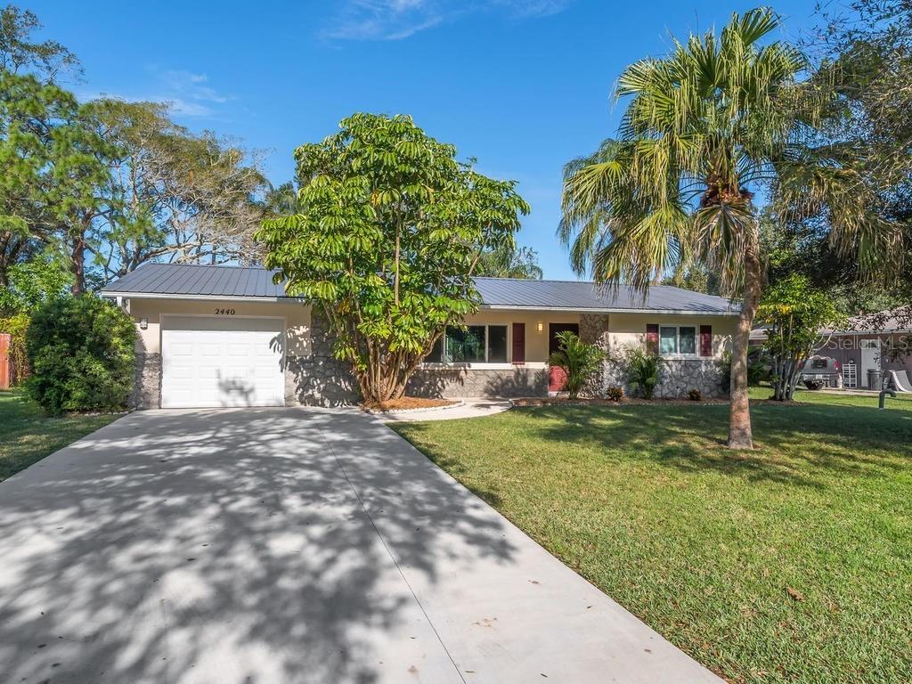 2440 Amanda Dr., Sarasota, FL 34232
