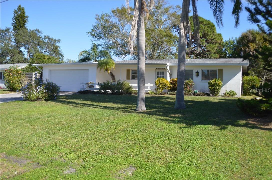 5949 Nutmeg Ave., Sarasota, FL 34231