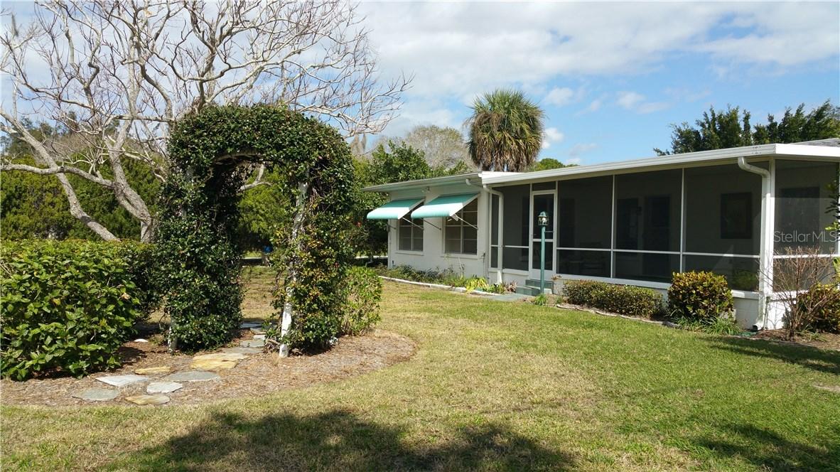 624 Bayshore Rd., Nokomis, FL 34275