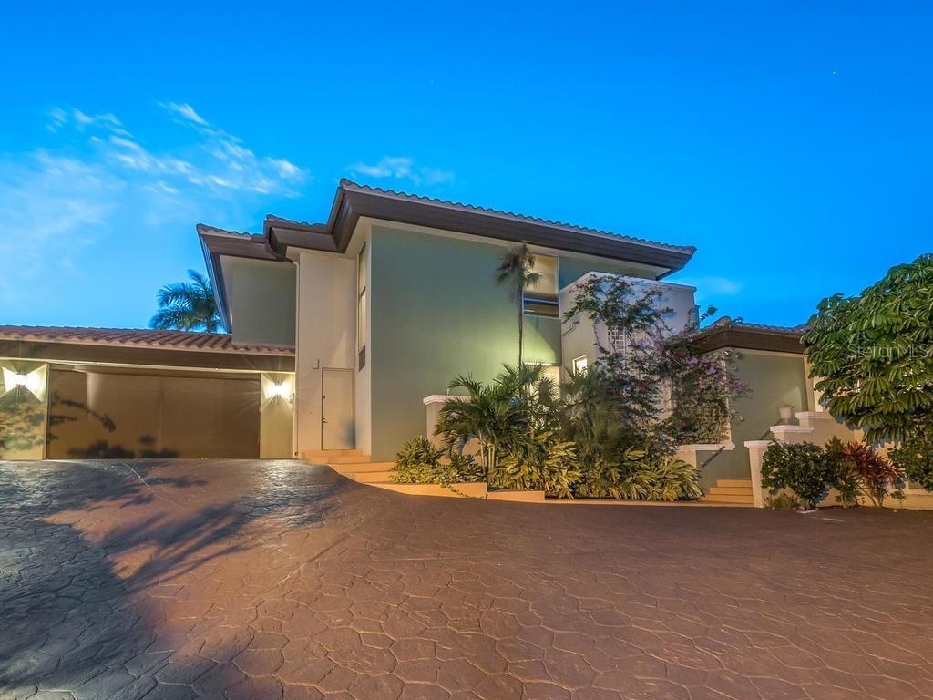 682 Mourning Dove Dr., Sarasota, FL 34236