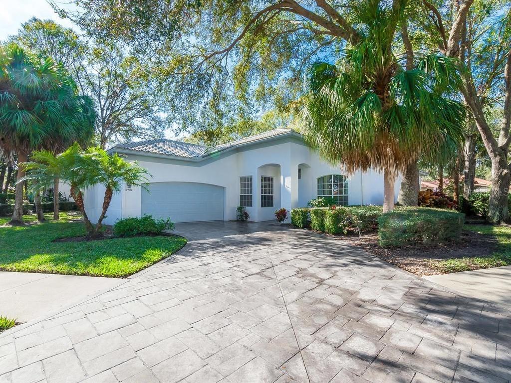 2737 Goodwood Ct., Sarasota, FL 34235