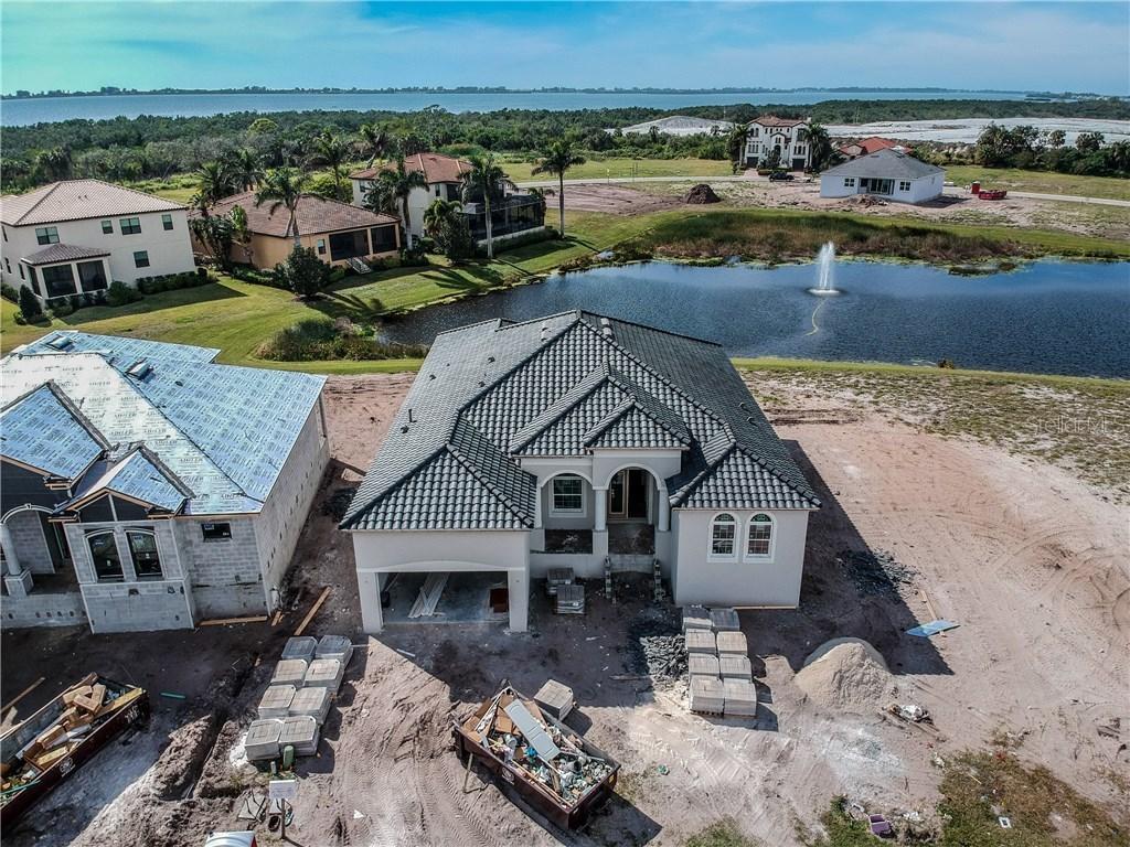 6220 Signature Pointe Ln., Bradenton, FL 34210