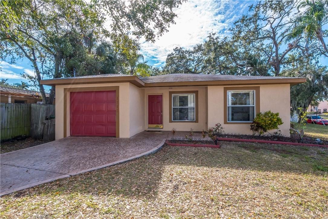 1715 9th Ave., Bradenton, FL 34205