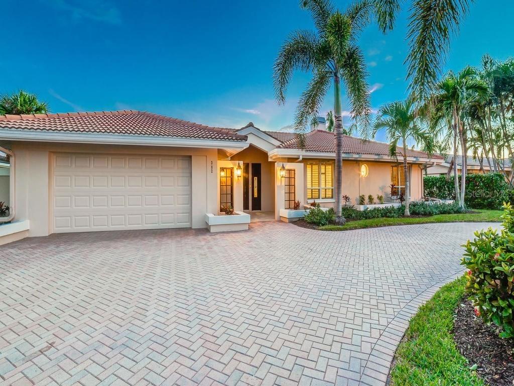 382 Bobwhite Dr., Sarasota, FL 34236