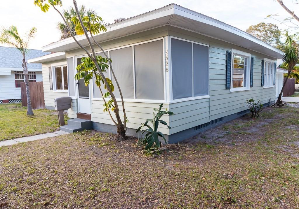 2528 9th Ave., Bradenton, FL 34205