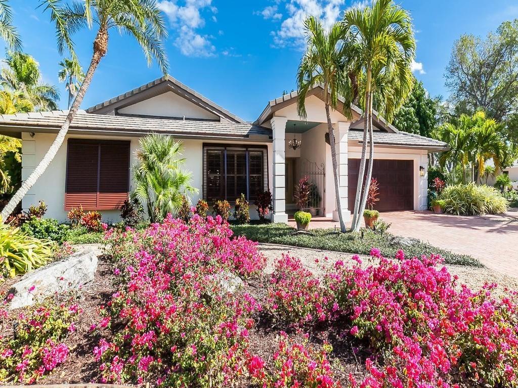 485 E Royal Flamingo Dr., Sarasota, FL 34236