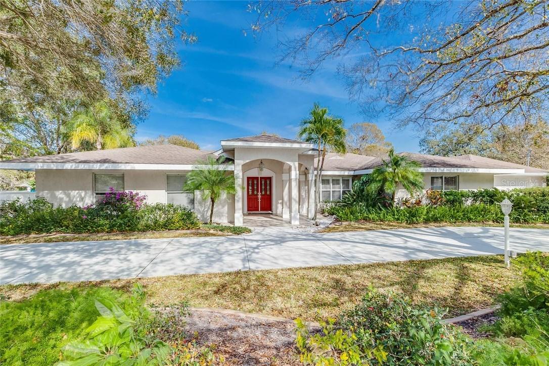 3223 W Forest Lake Cir., Sarasota, FL 34232