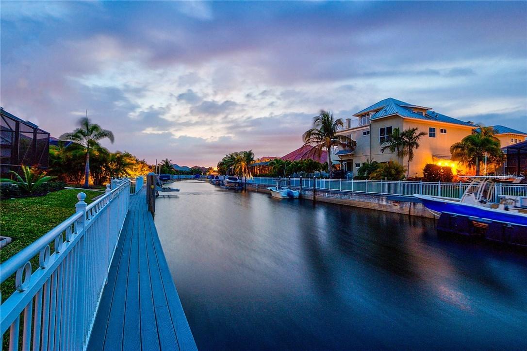 556 Mast Dr., Bradenton, FL 34208