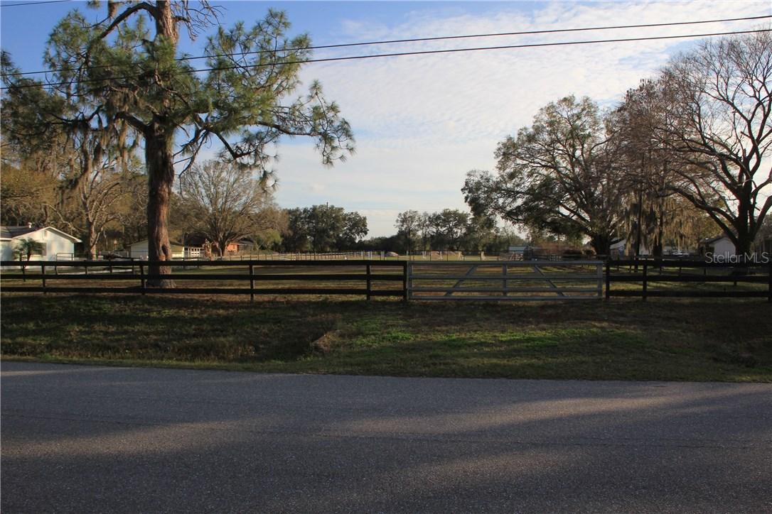 7002 41st Ave., Bradenton, FL 34208