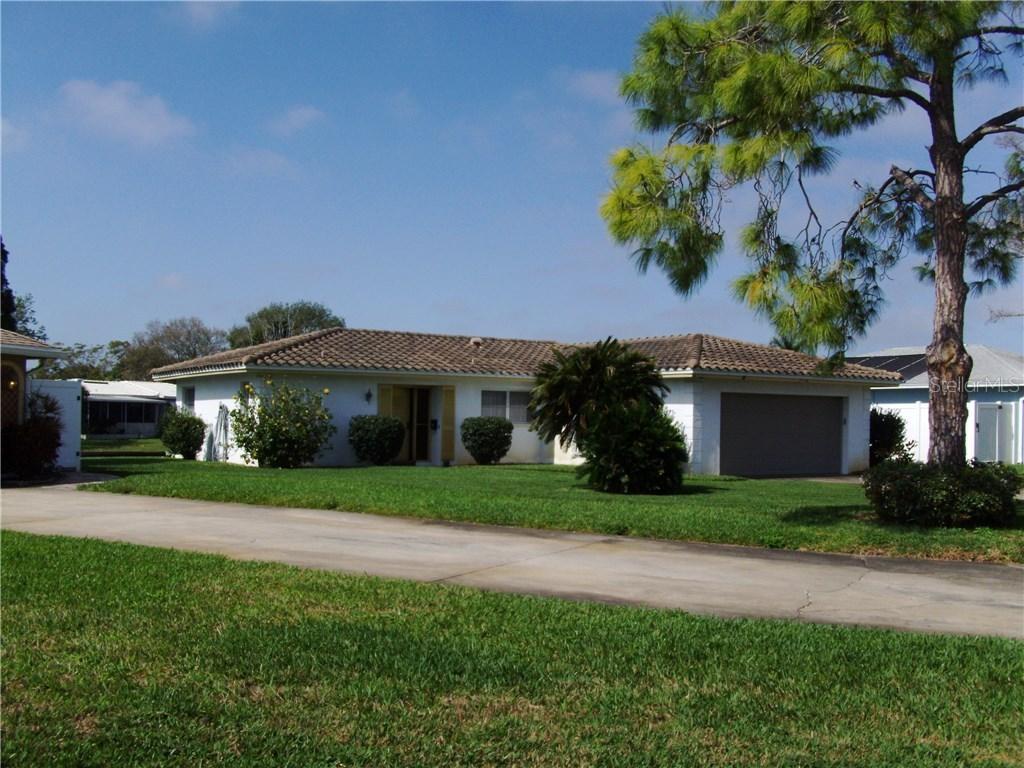 9718 1st St., St Petersburg, FL 33702