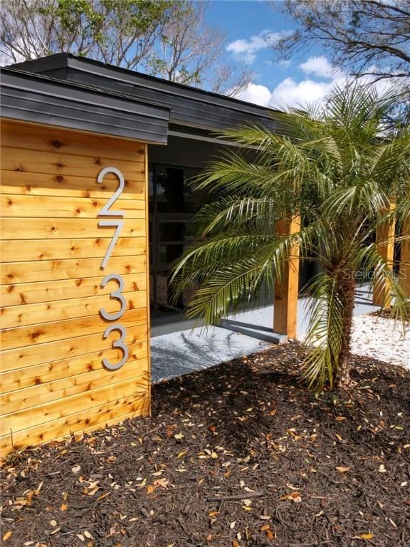 2733 Grove St., Sarasota, FL 34239