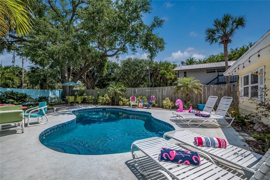 1144 Crescent St., Sarasota, FL 34242