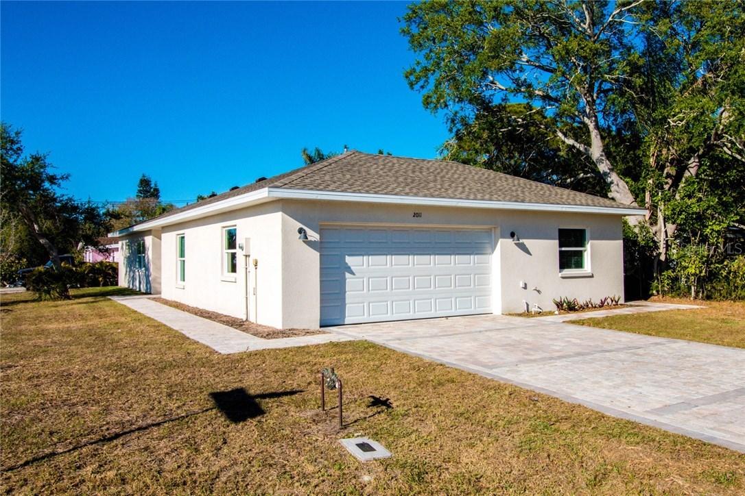 2011 Outer Dr., Sarasota, FL 34231