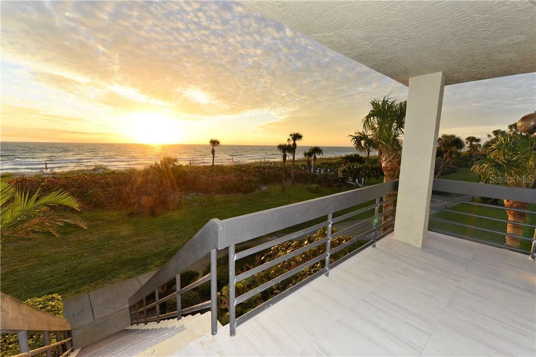 1055 Gulf Of Mexico Dr. #106, Longboat Key, FL 34228