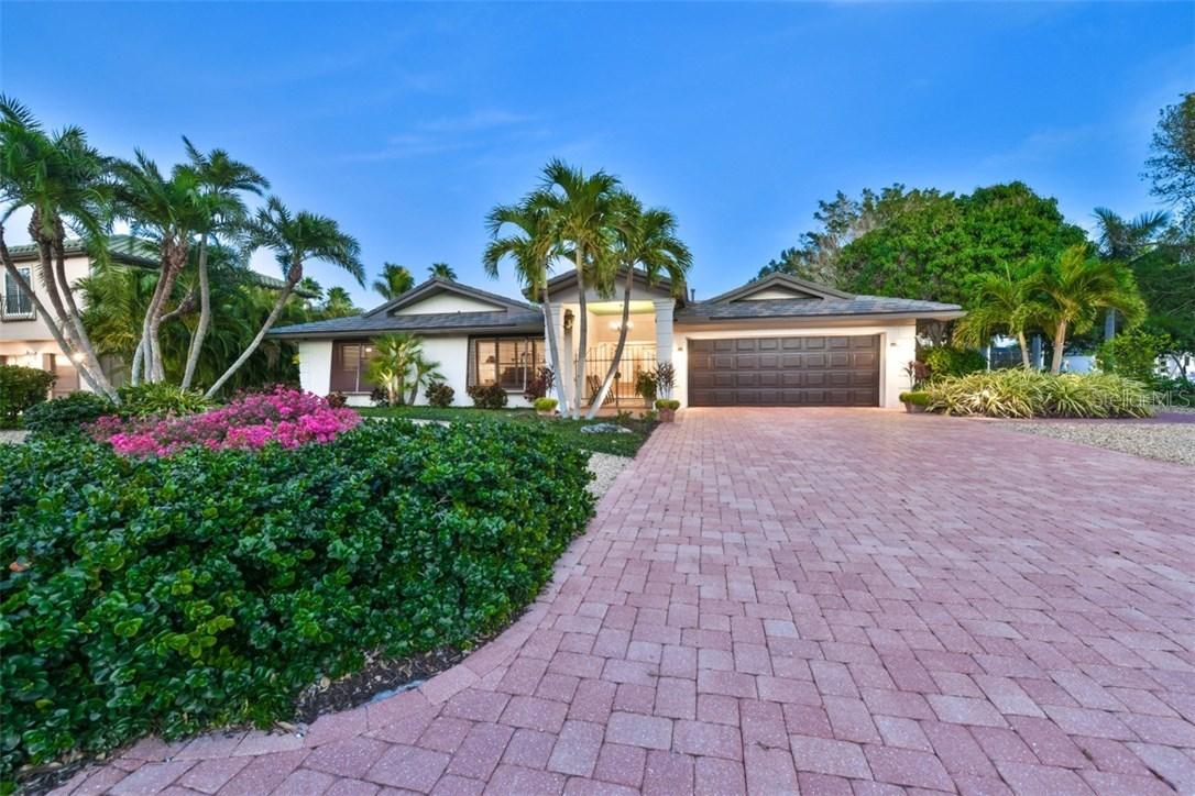 485 E Royal Flamingo Dr., Sarasota, FL 34236