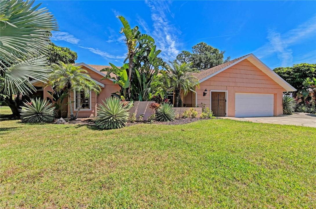4106 Avenida Madera, Bradenton, FL 34210