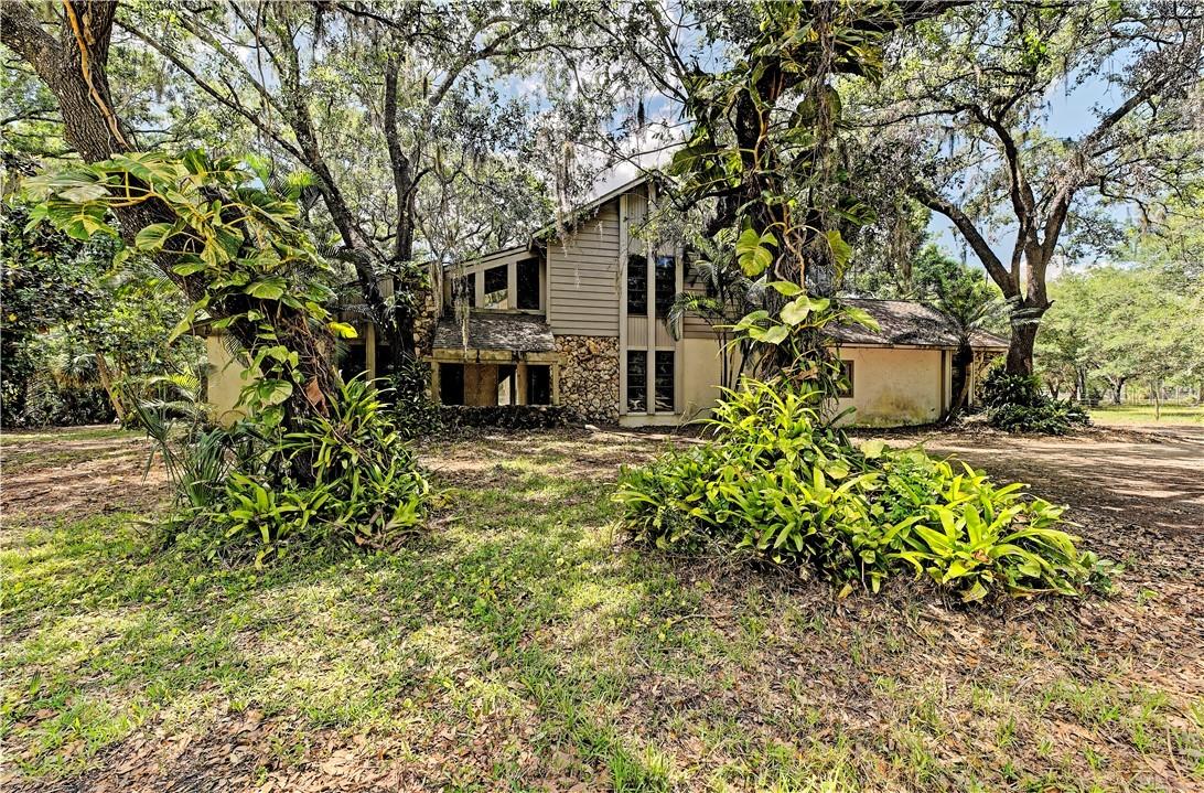 3302 62nd St., Bradenton, FL 34208