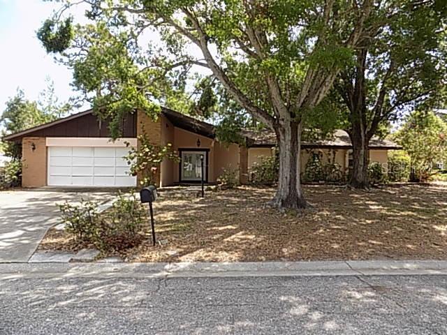 305 55th St., Bradenton, FL 34209