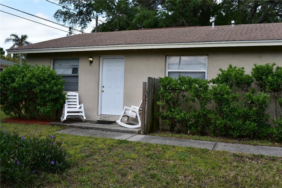 11332 Walsingham Rd., Seminole, FL 33778