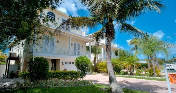 417 Clark Dr., Holmes Beach, FL 34217