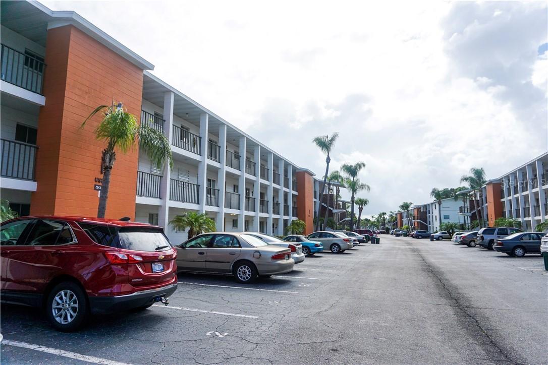 2327 Canal Dr. #F22, Bradenton, FL 34207