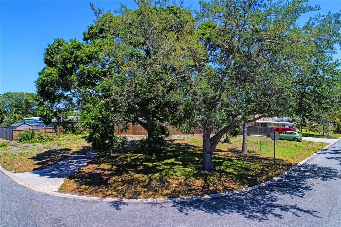 6315 Wellesley Dr., Bradenton, FL 34207